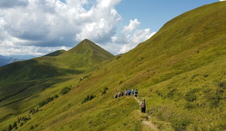 Wanderung im Tal der Almen in prächtiger Bergkulisse mit singlereisen.de