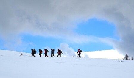 Schneeschuhwandern für Singles auf der Alm in Südtirol mit singlereisen.de