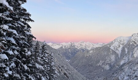 Die Winterlandschaft im Brandertal auf Schneeschuhtouren mit singbereisen.de entdecken